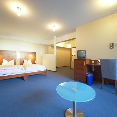 Landhotel Zum Schwanen Mit Restaurant Mona Liza Osthofen 外观 照片