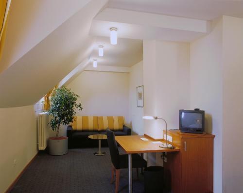 Landhotel Zum Schwanen Mit Restaurant Mona Liza Osthofen 客房 照片
