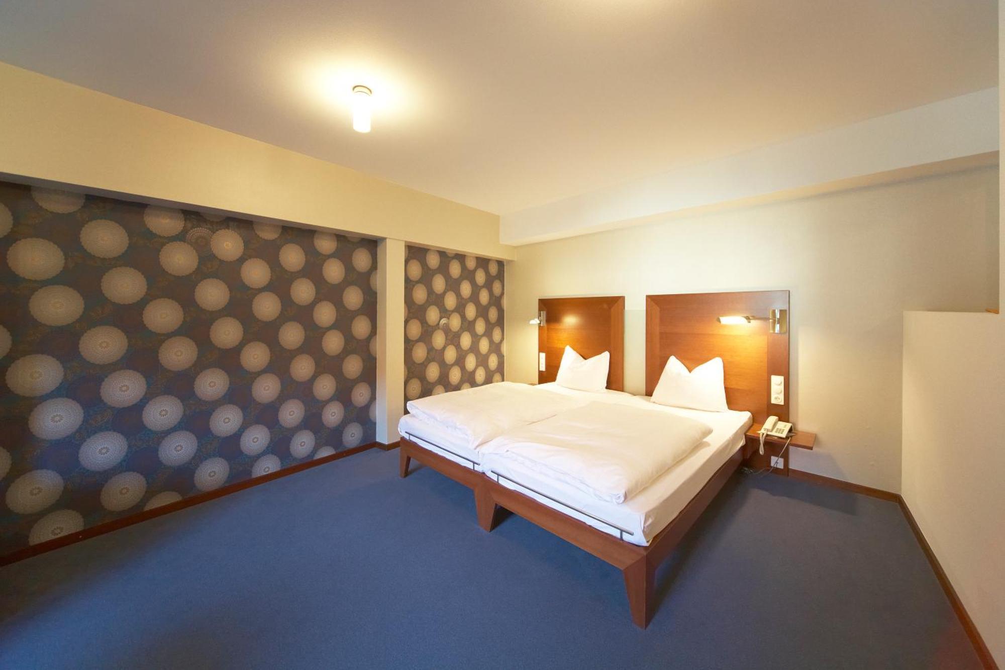 Landhotel Zum Schwanen Mit Restaurant Mona Liza Osthofen 外观 照片