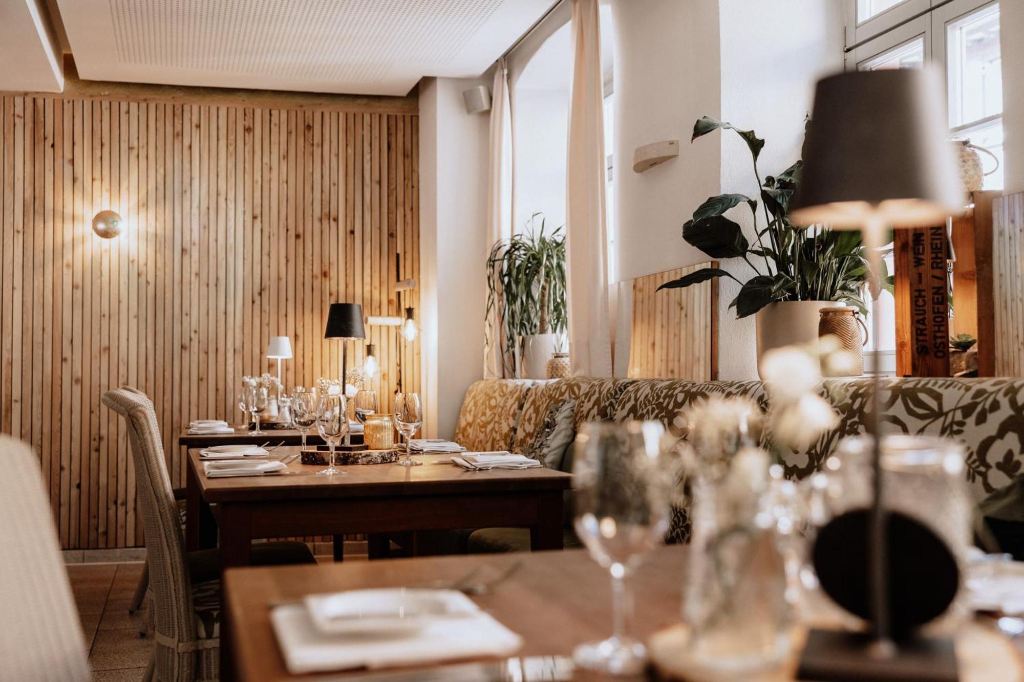 Landhotel Zum Schwanen Mit Restaurant Mona Liza Osthofen 外观 照片