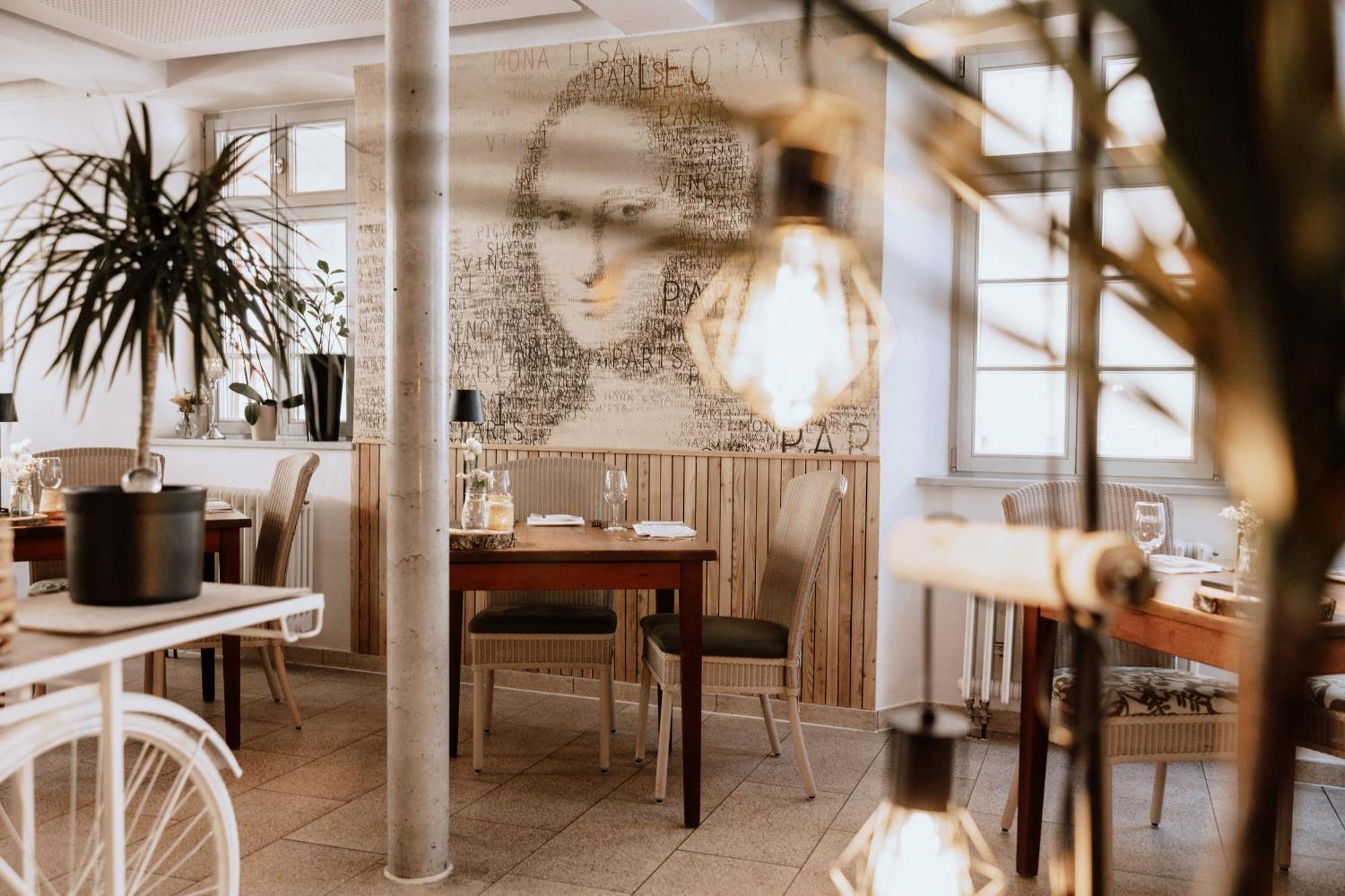 Landhotel Zum Schwanen Mit Restaurant Mona Liza Osthofen 外观 照片