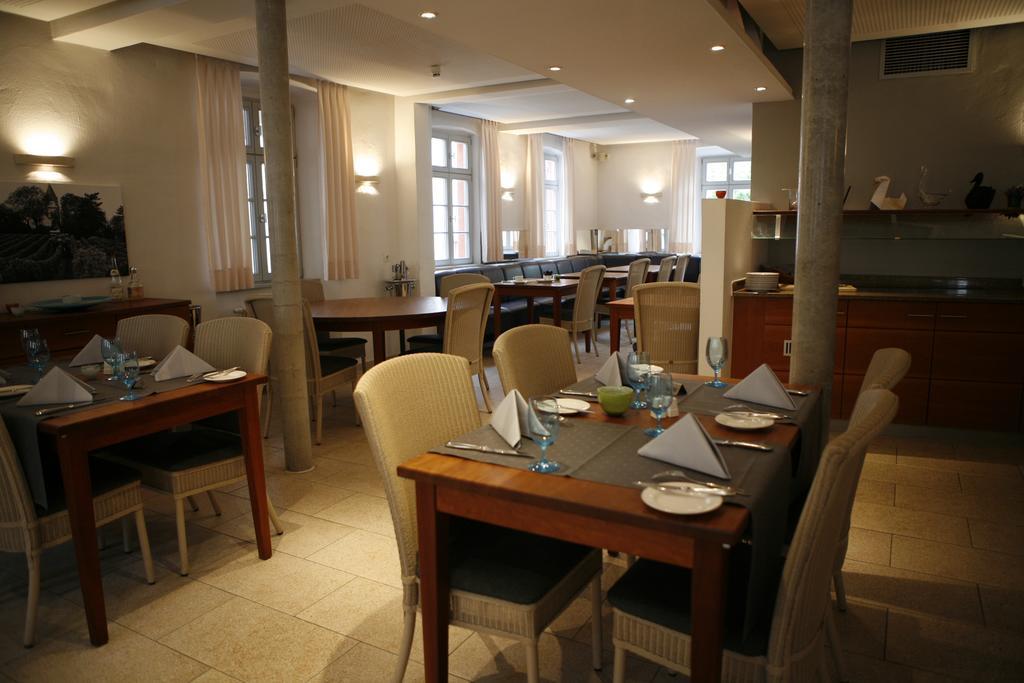 Landhotel Zum Schwanen Mit Restaurant Mona Liza Osthofen 外观 照片